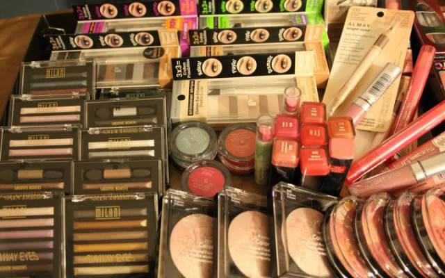 Mỹ Phẩm Đồng Quyên - Đường Số 11