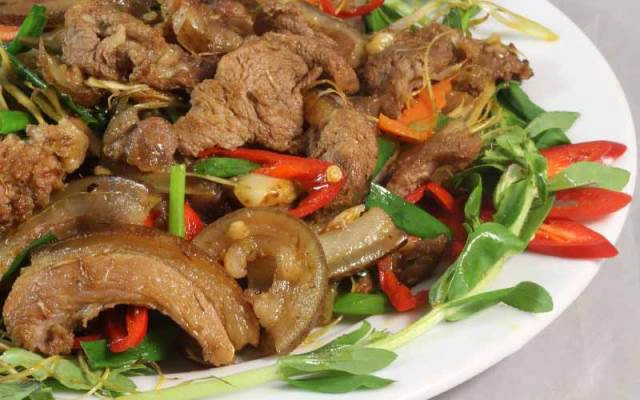 Quán Ăn Nam Béo - Vua Lợn Bản
