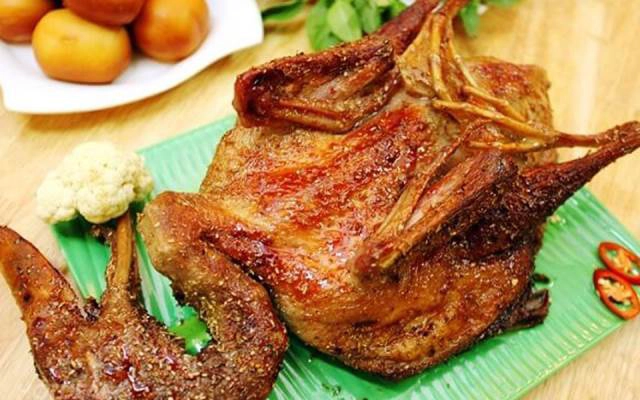 Quán Ăn Năm Đại - Vịt Nướng Lu