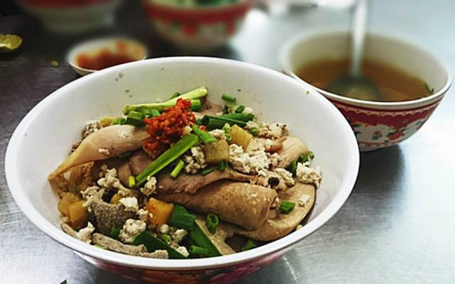 Nam Nhi 2 - Hủ Tiếu & Mì Hoành Thánh