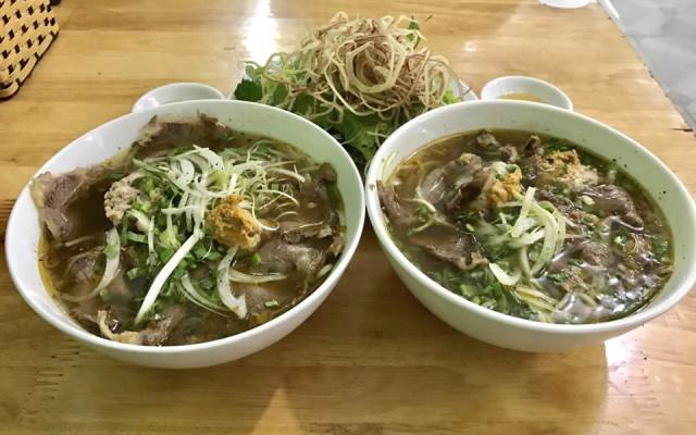 Quán Ăn Năm Thuận - Bún Bò, Cơm & Hủ Tiếu