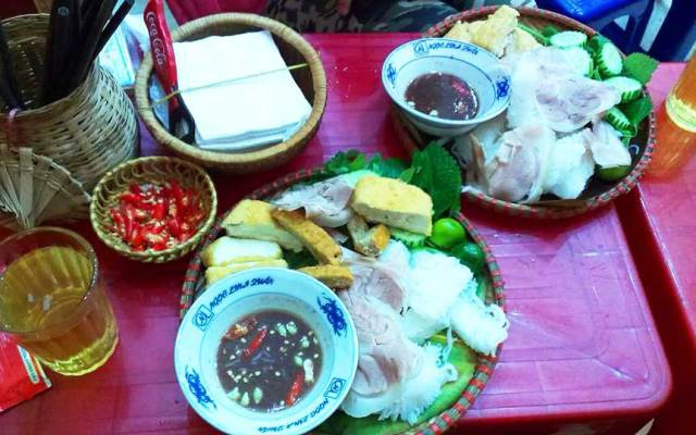 Quán Ăn Ngọc Linh Quán - Bún Đậu Mẹt - Lạc Long Quân