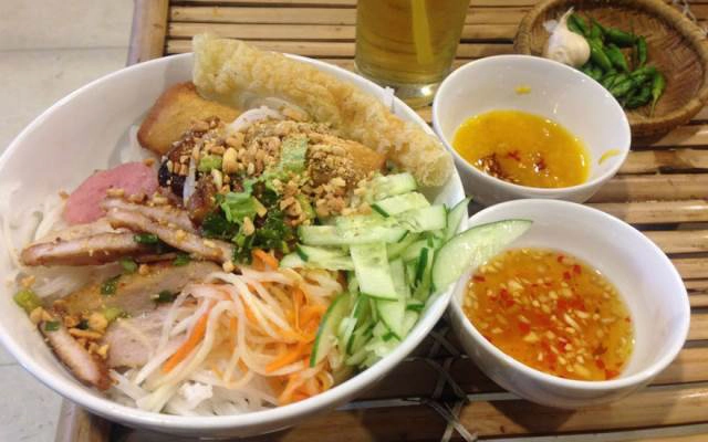 Quán Ăn Ngon Rứa Hè - Bánh Bèo, Bún Bò Huế & Bún Thịt Nướng