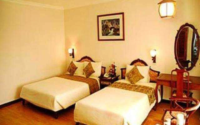 Nguyệt Ánh Hotel - Trần Tuấn Khải