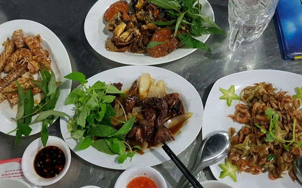 Nhà Hàng 6 Quang - Quán Nhậu Sân Vườn