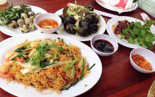 Nhà Hàng Bán Đảo Lôi Châu - Hải Sản Tươi Sống