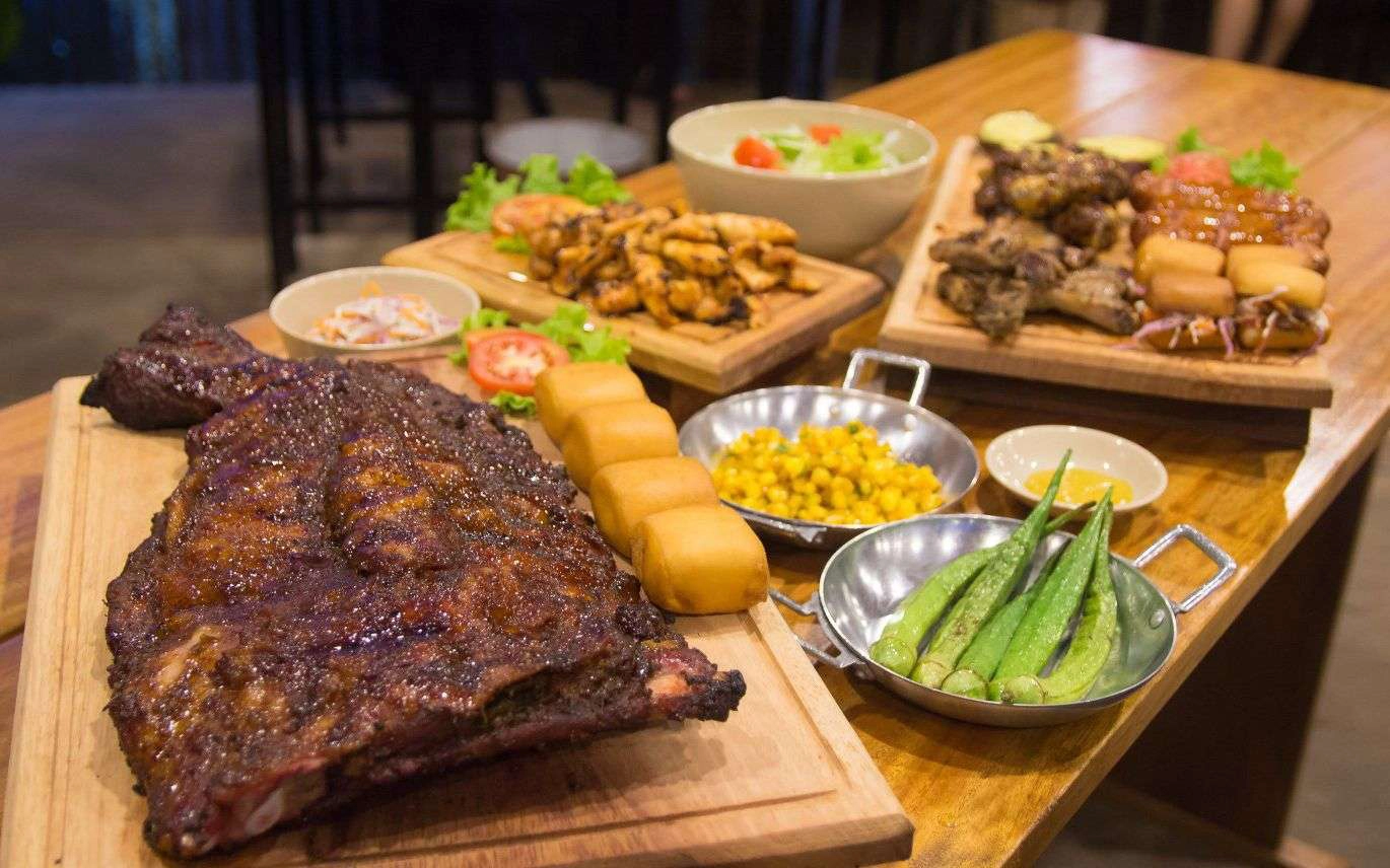 Nhà Hàng BBQ Ủn Ỉn - Sườn Heo Xông Khói