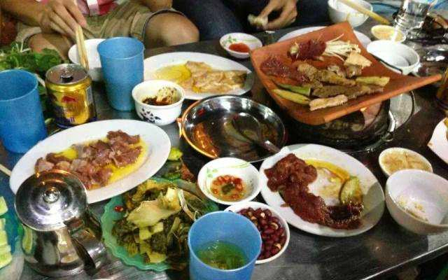 Nhà Hàng Bò Tơ Nướng Ngói Bình Hoa