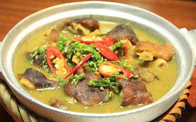 Nhà Hàng Cao Lầu Restaurant - Heo Giả Cầy
