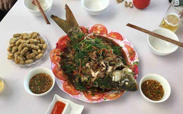 Nhà Hàng Cây Tùng