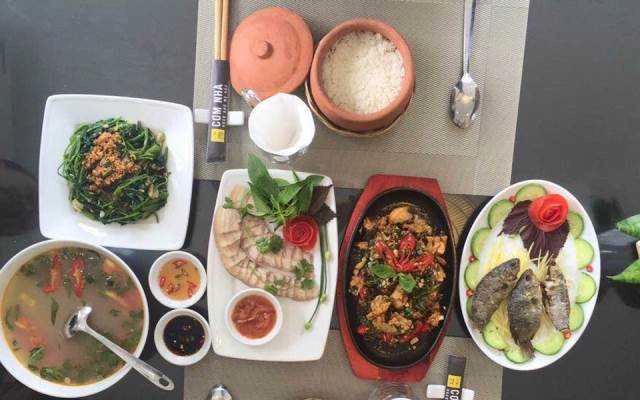 Nhà Hàng Cơm Nhà Restaurant