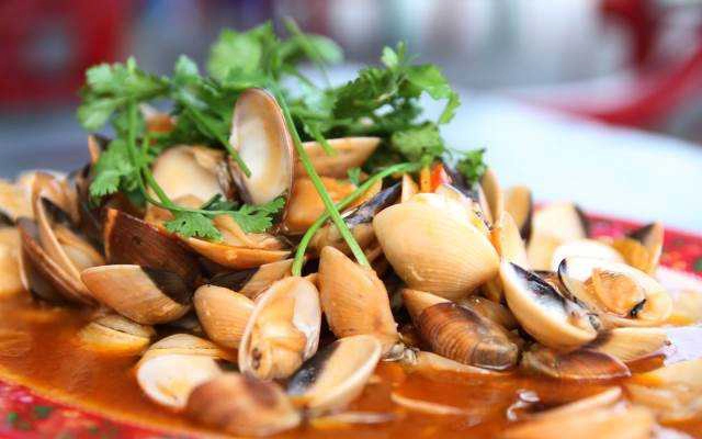 Nhà Hàng Gia Đình & Những Người Bạn Restaurant
