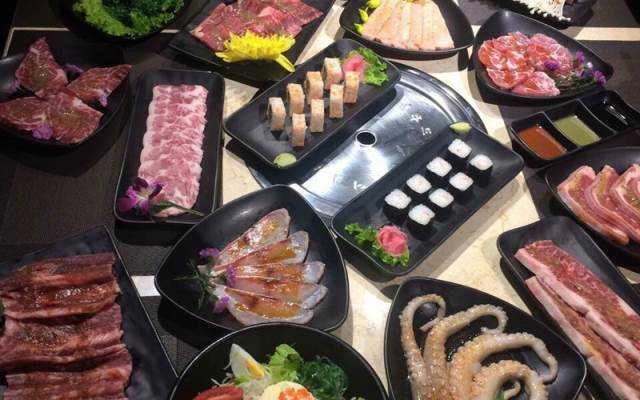 Nhà Hàng Golden BBQ - Buffet & Lẩu Nướng Hàn Quốc