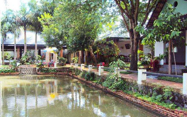 Nhà Hàng Hồ Câu Sân Vườn Phi Long