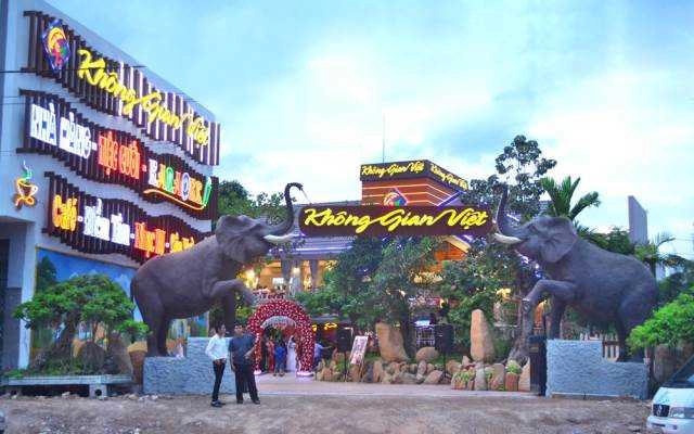 Nhà Hàng Không Gian Việt Restaurant