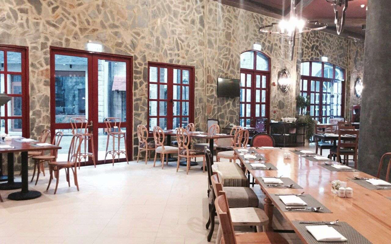Nhà Hàng La Crique & Café Postal