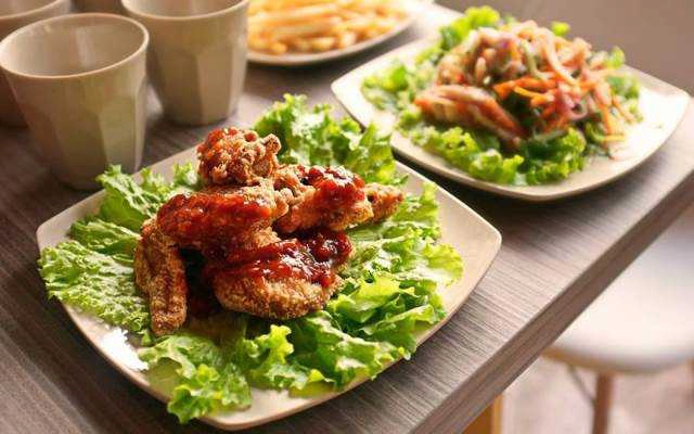Nhà Hàng Lucky Chicken - Gà Rán Thái Lan - Cách Mạng Tháng 8