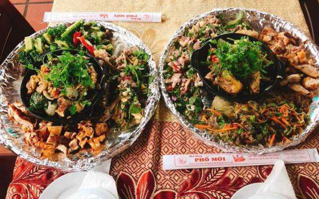 Nhà Hàng Phố Mới Restaurant - Gà & Heo Bản Lên Mâm