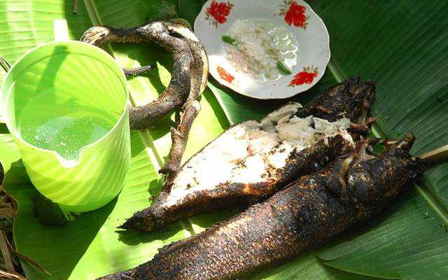 Nhà Hàng Sáu Lừng