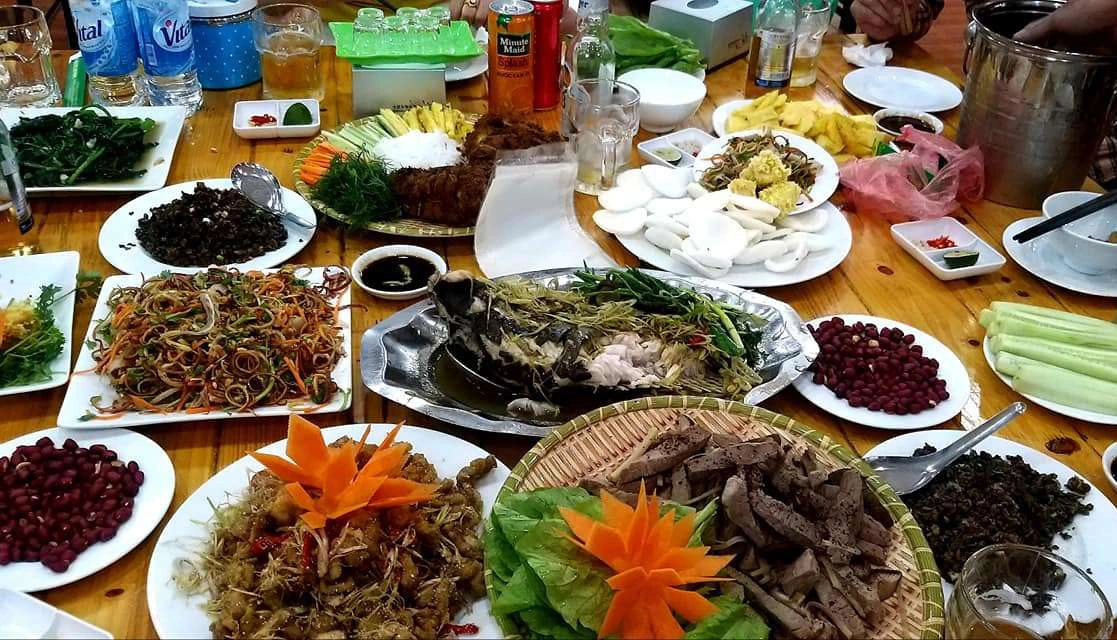 Nhà Hàng Tre Vàng Place