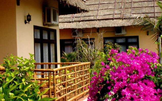 Nhà Hàng White Sands Resort - Nguyễn Thông
