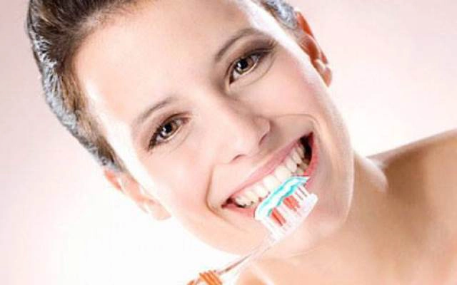 Nha Khoa Đức Thịnh - Cách Mạng Tháng 8