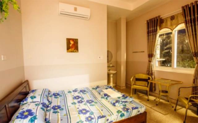 Nhà Nghỉ Hồng Quang