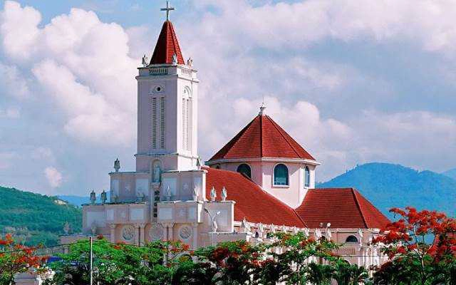 Nhà Thờ Cây Vong