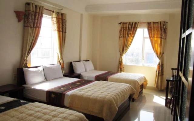 Nhiệt Đới Hotel
