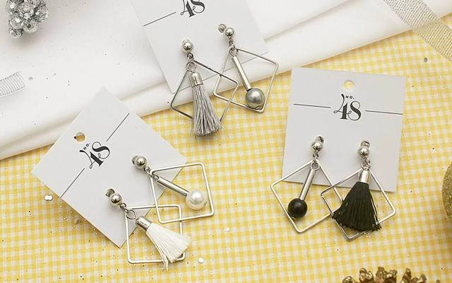 NO.48 - Accessories & Bags