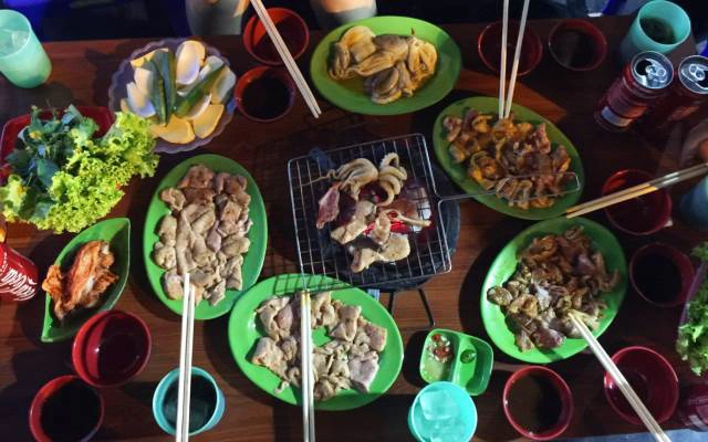 Quán Ăn Nướng Láng Quán