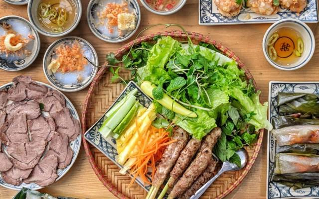Quán Ăn Quán Huế Ngon O Liễu 1964