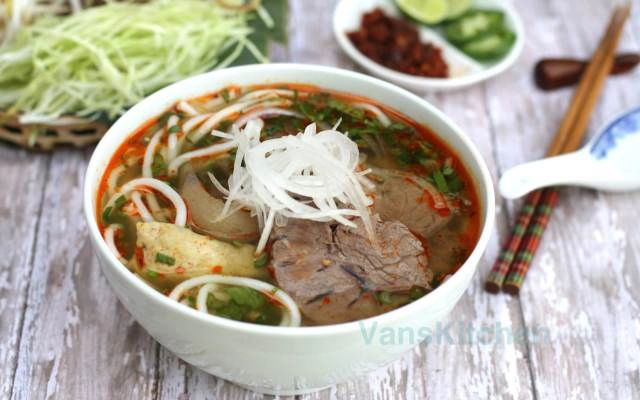 Quán Ăn O Phượng - Bún Bò