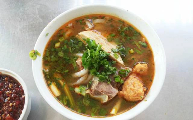 Quán Ăn O Sửu - Bún Bò & Chả Cua - Trần Quốc Toản