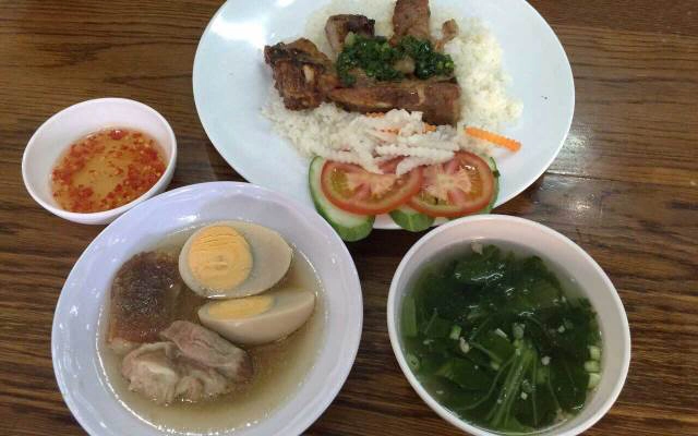 Quán Ăn Oanh Thám - Cơm Bình Dân & Đặc Sản Đồi Núi