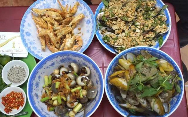 Quán Ăn Ốc Tô - Xóm Chiếu