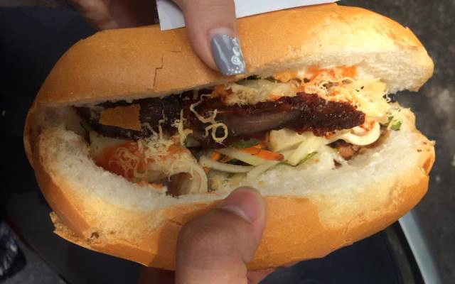 Quán Ăn Ông Già Bách Khoa - Bánh Mì & Bánh Bao
