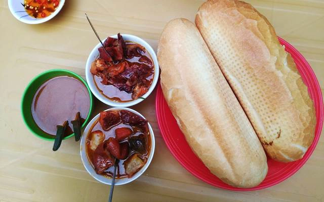 Quán Ăn Phá Lấu Cô Oanh