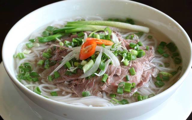 Quán Ăn Phở Cây Me - Dân Chủ