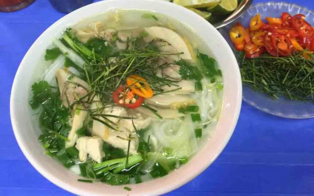 Quán Ăn Phở Huyền - Phở Gà Ta & Chuyên Gà Chặt