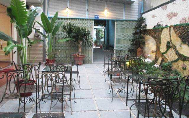 Phố Nhỏ - Cafe Sân Vườn