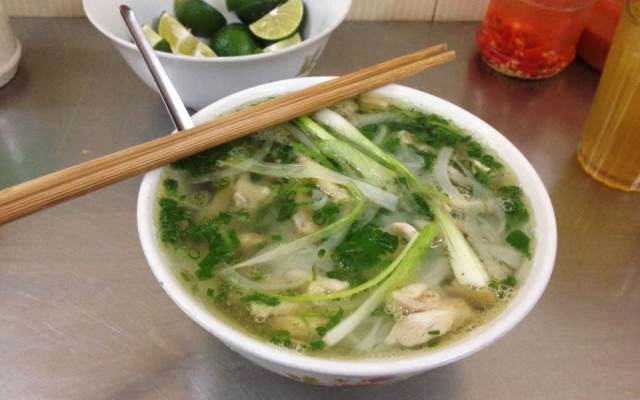 Quán Ăn Phở Tuấn - Phở Bò, Gà & Sốt Vang