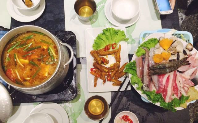 Quán Ăn Phủi Quán - Lẩu & Nướng - Ngõ Hàng Bột