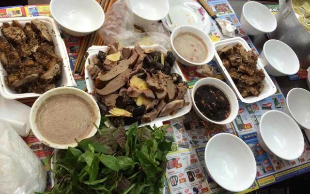 Phương Uyên- Thịt Chó & Cơm Phở Bình Dân