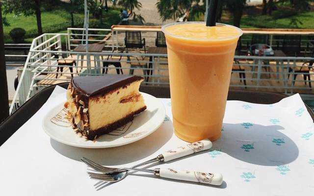 Platform - Coffee & Cake