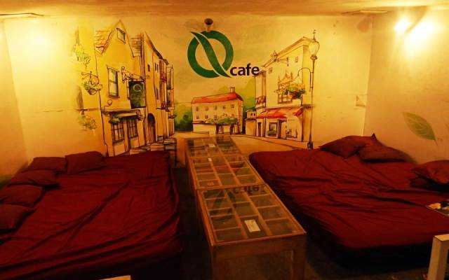 Q Cafe & Studio