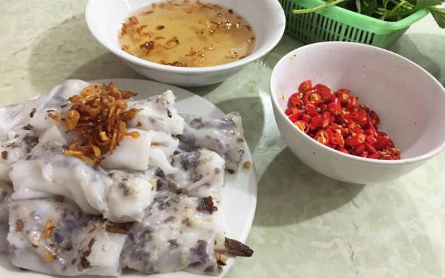 Quán Ăn Quán 135 - Bánh Cuốn, Bún Cá & Gà Tần