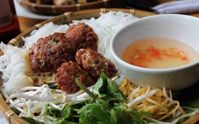 Quán Ăn Quán 182 - Bún Chả Hà Nội & Bún Đậu Mắm Tôm