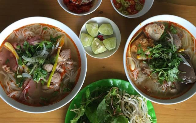 Quán Ăn Quán 26 - Cơm Hến & Bún Bò Huế