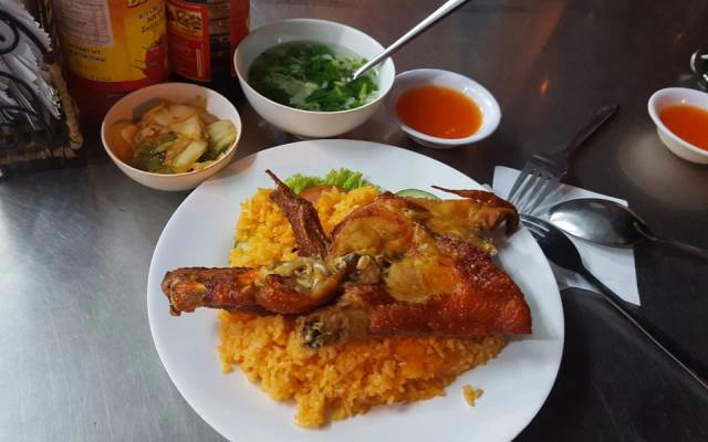 Quán Ăn Quán 38 - Cơm Gà Xối Mỡ